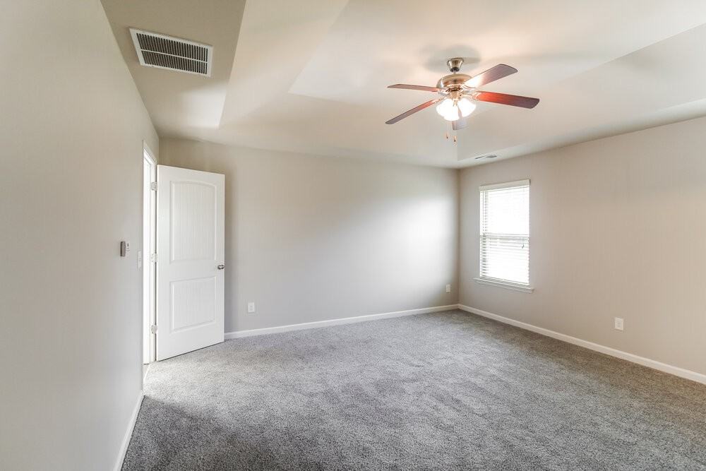 110 Biscayne Ter - Photo 7 of 17