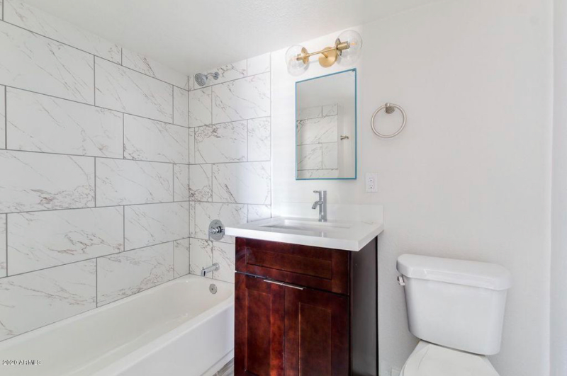 813 E Marlette Ave #13 - Photo 7 of 12