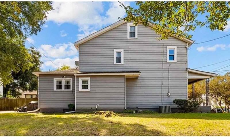 2612 Middle Ave - Photo 2 of 15