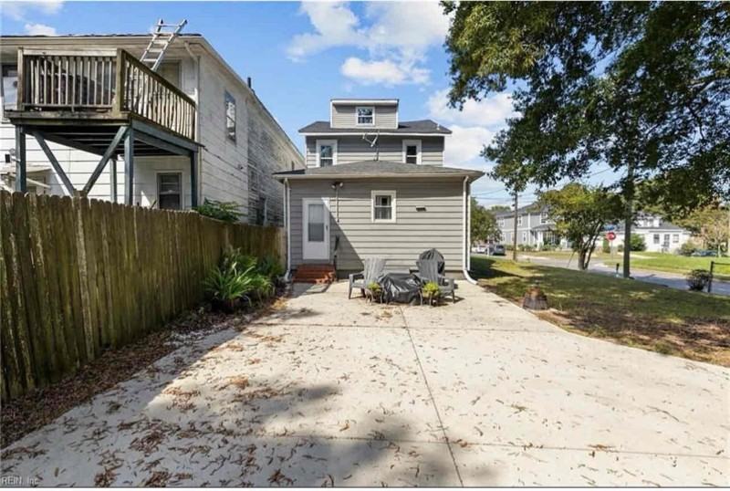 2612 Middle Ave - Photo 3 of 15