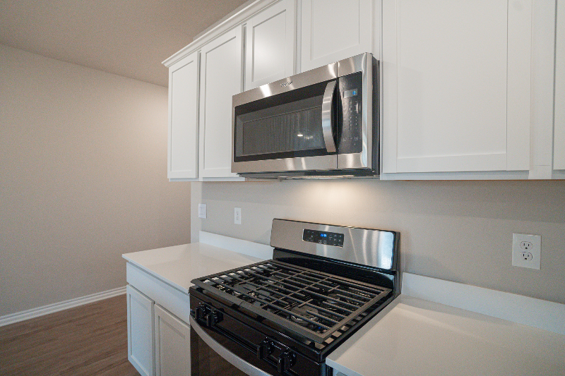 2912 Firefly Dr - Photo 5 of 20