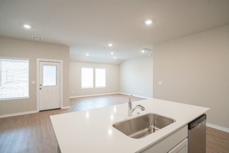 2912 Firefly Dr - Photo 7 of 20