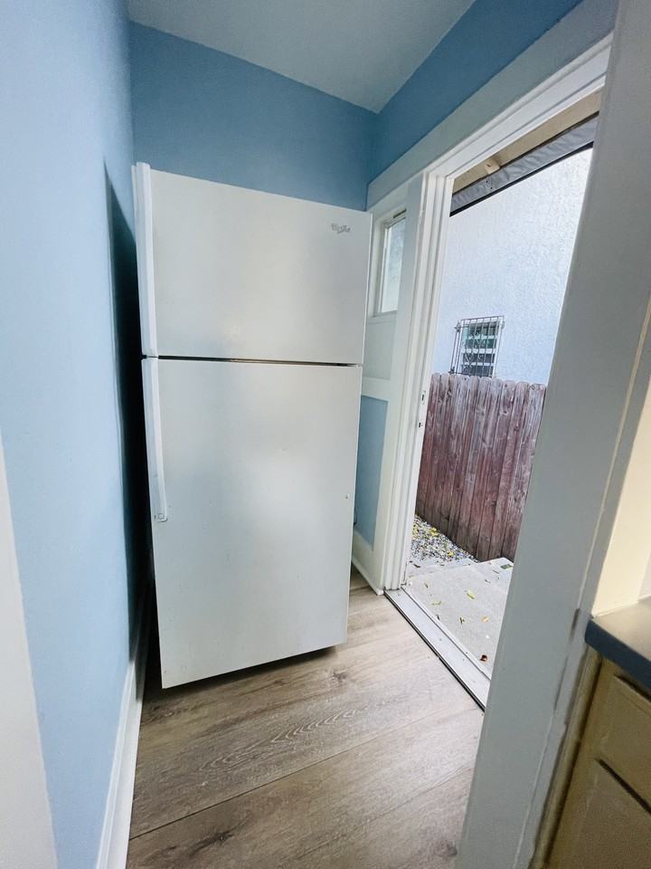 1712 E 8th St #1712 - Photo 3 of 20