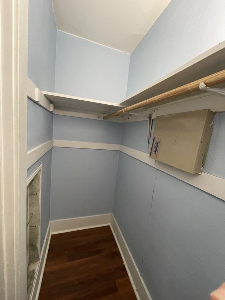 1712 E 8th St #1712 - Photo 7 of 20