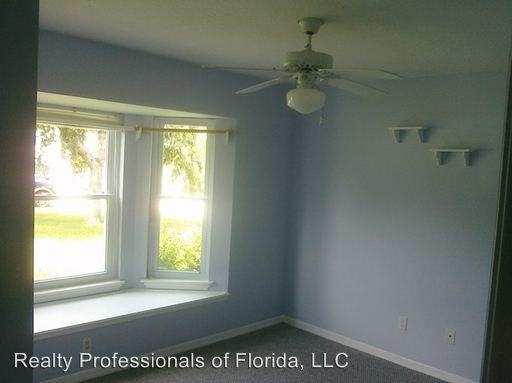 16181 Hillside Cir - Photo 3 of 8