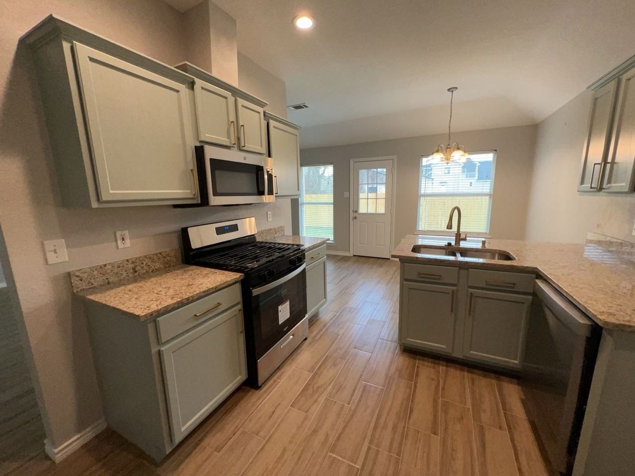 3634 Du Bois St - Photo 2 of 27