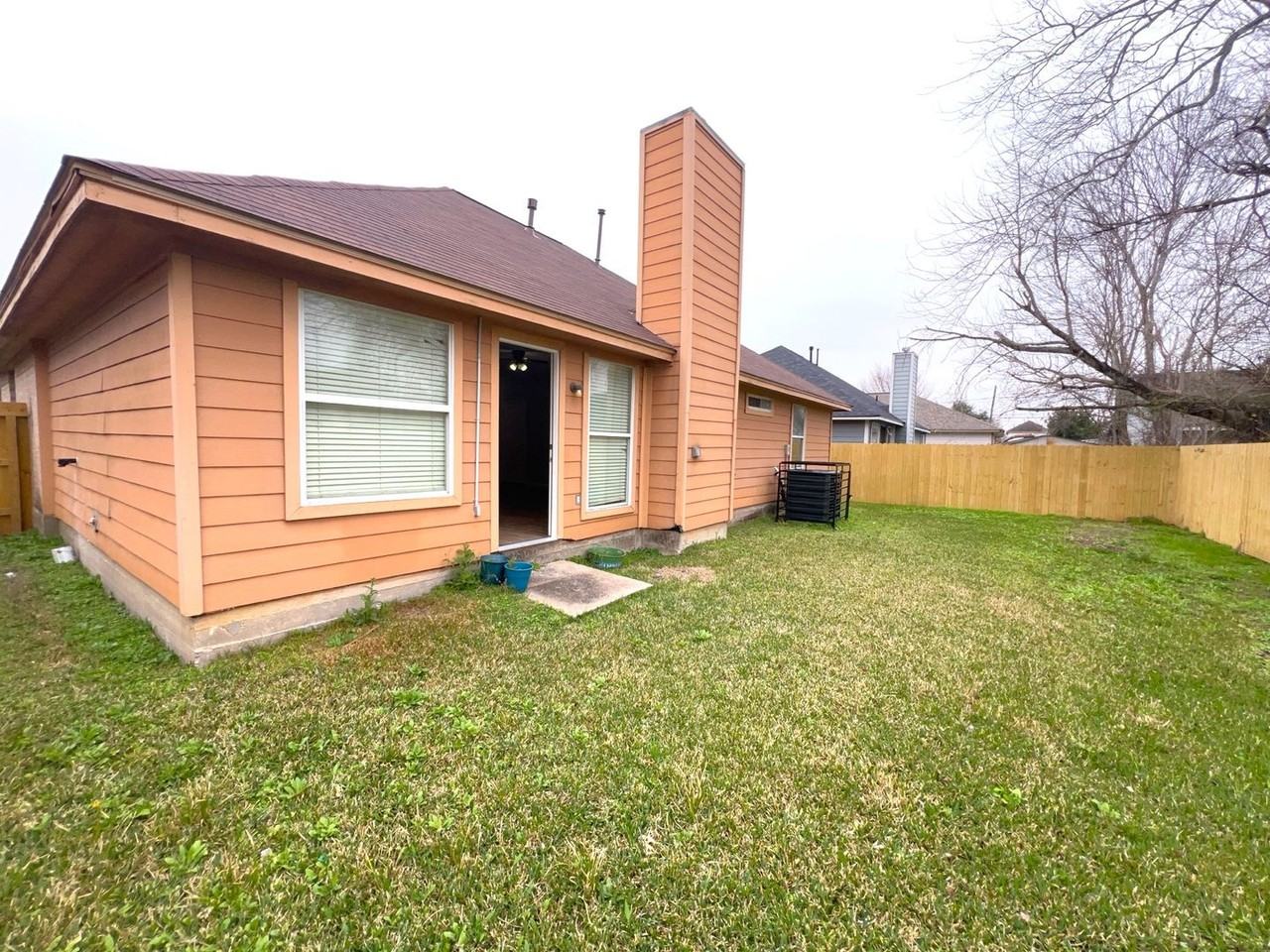 3634 Du Bois St - Photo 4 of 27