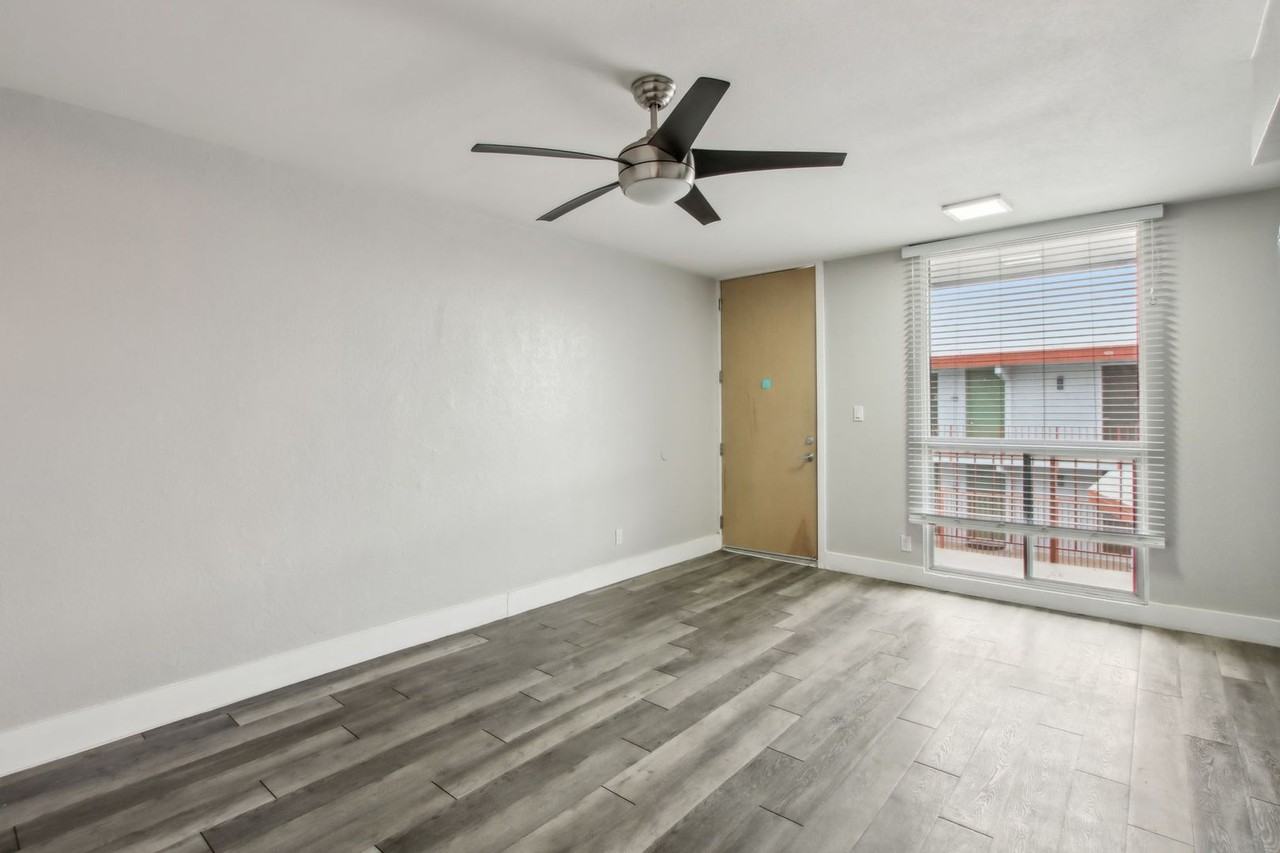 Venture on 52nd - Photo 4 of 50