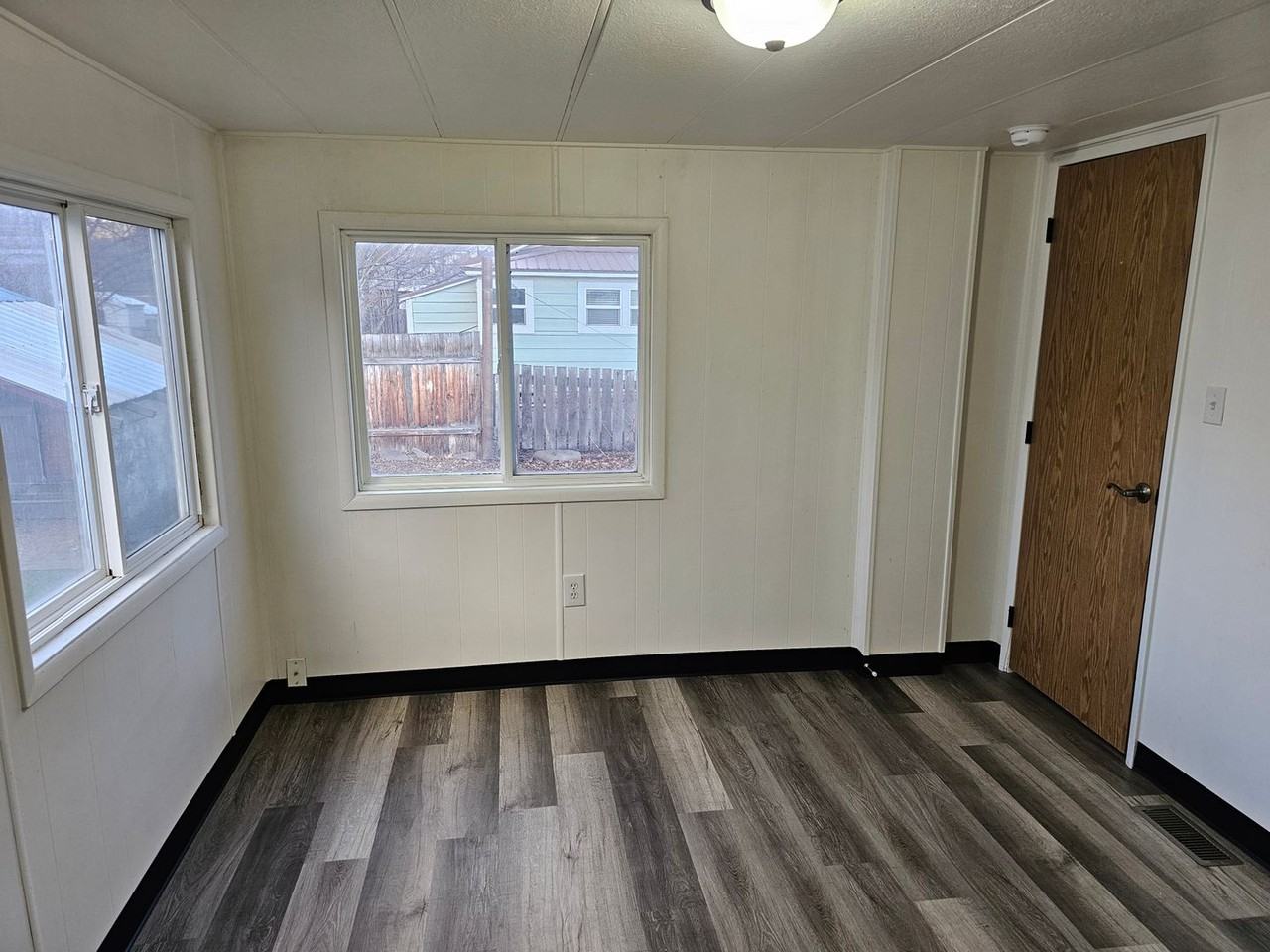1227 N College St - Photo 4 of 16