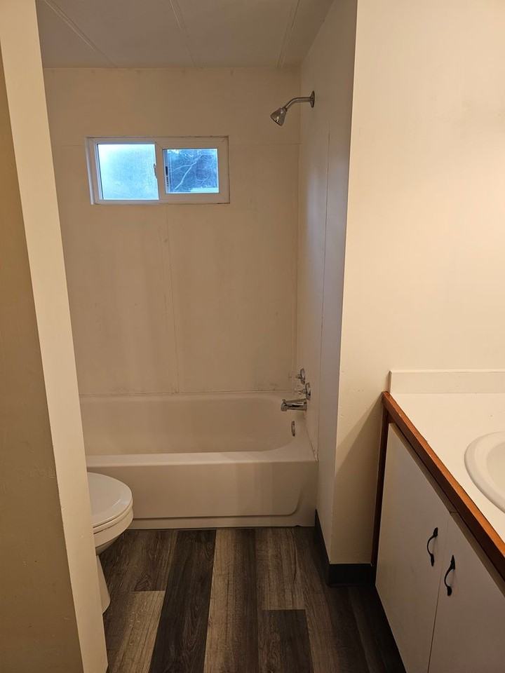 1227 N College St - Photo 6 of 16