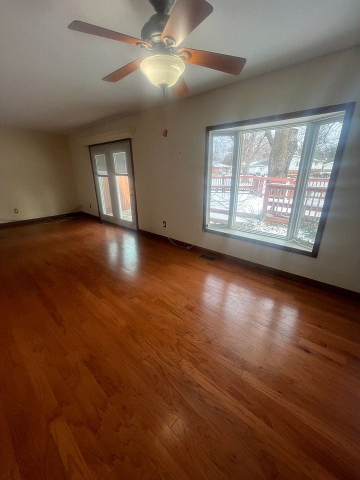 100 Andover Dr - Photo 5 of 30