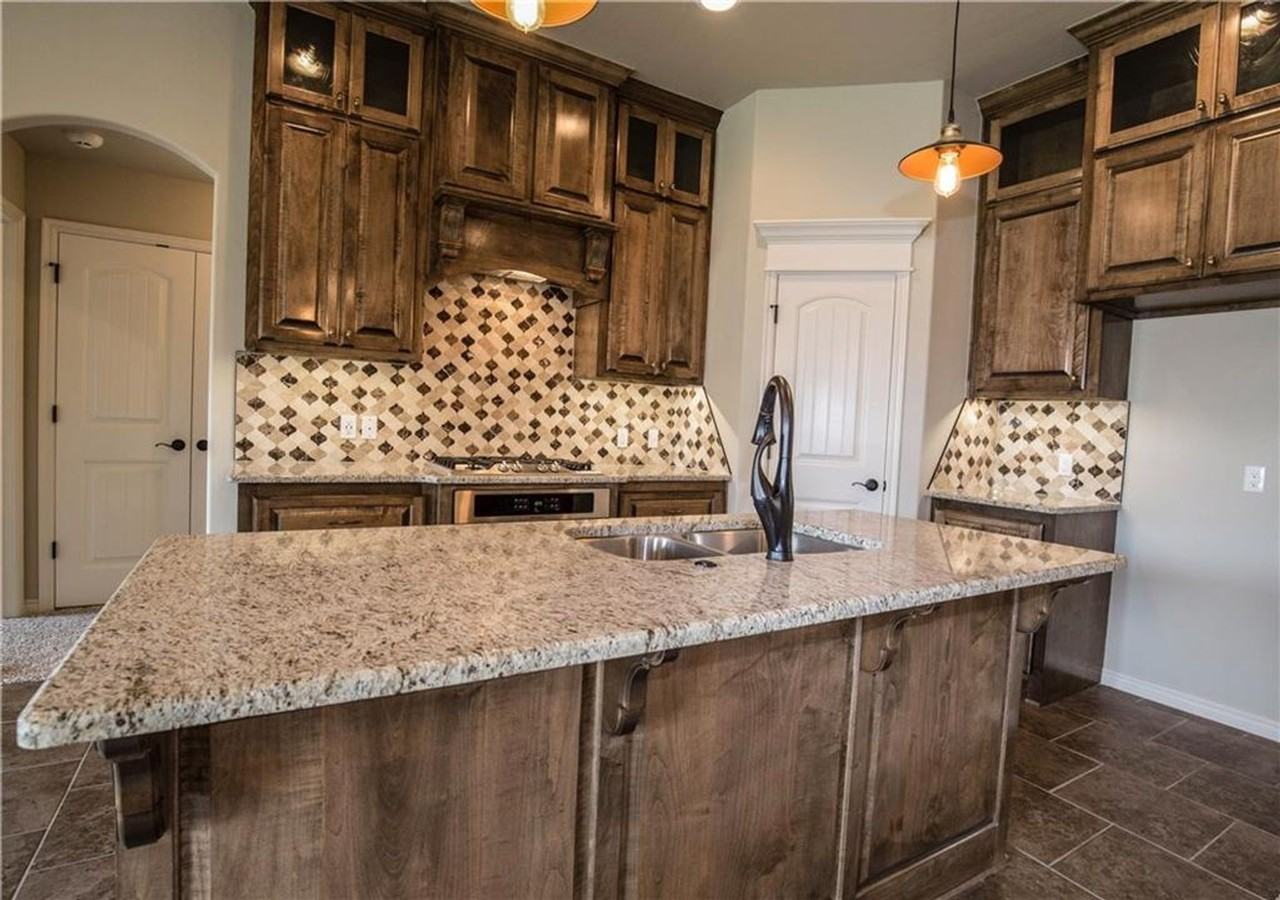 8701 Sw 66th Pl - Photo 5 of 17