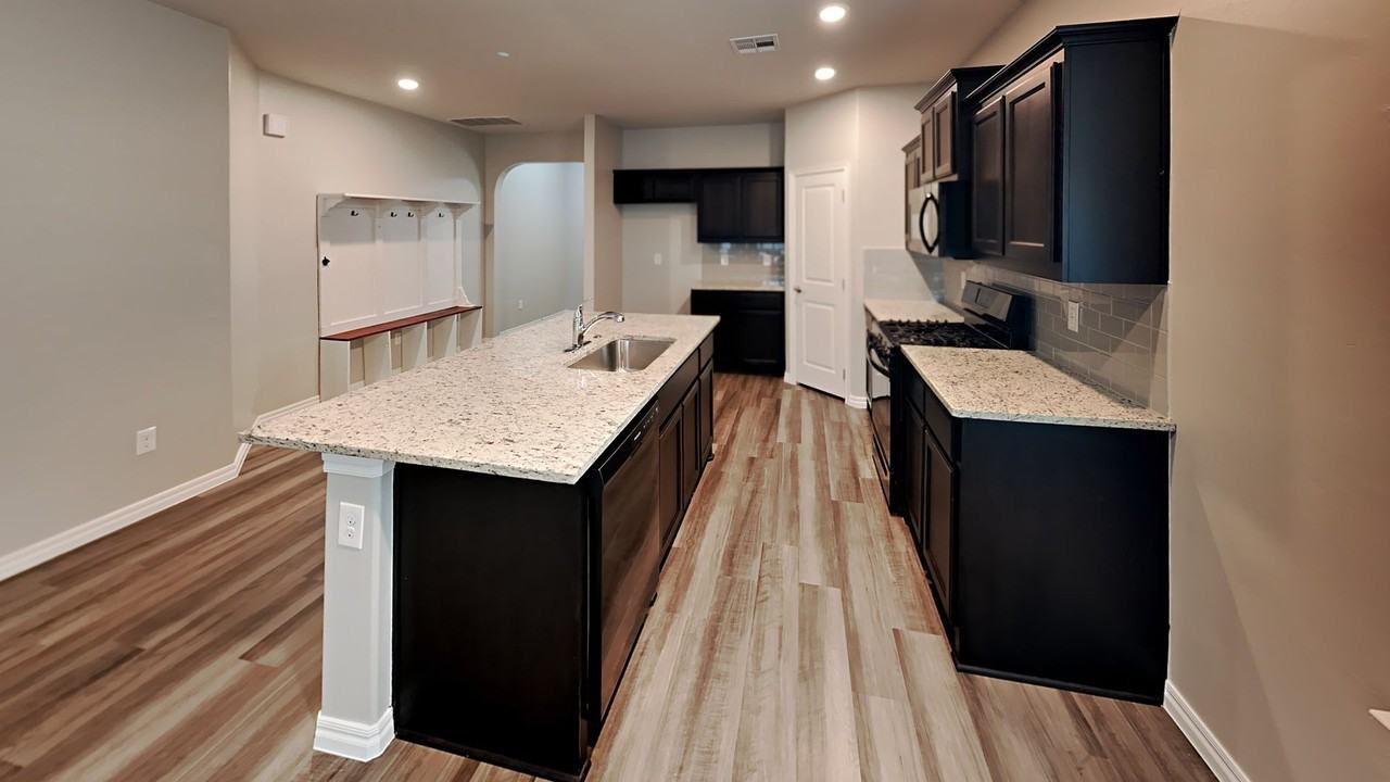 12516 Nw 139th Ter - Photo 6 of 17