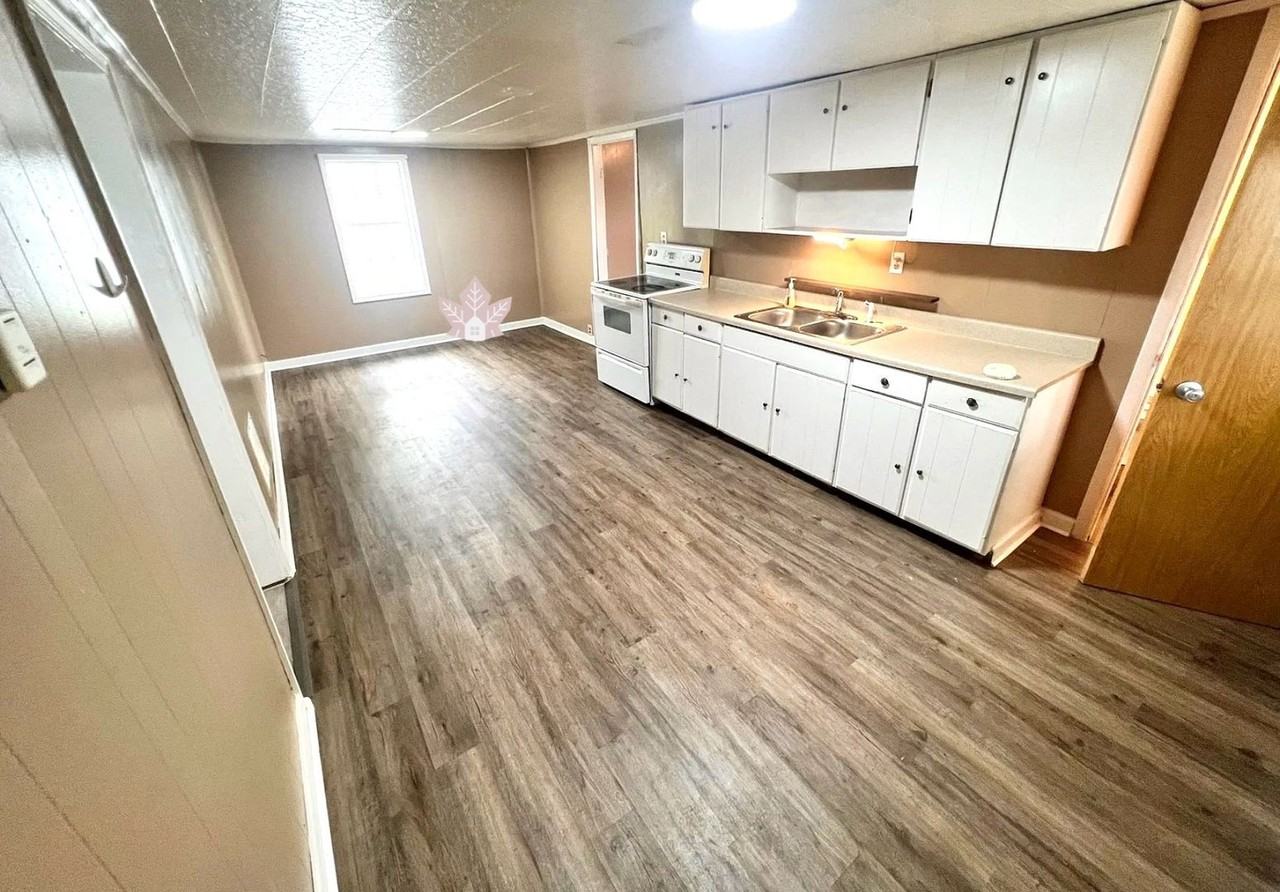 413 E South D St - Photo 3 of 14