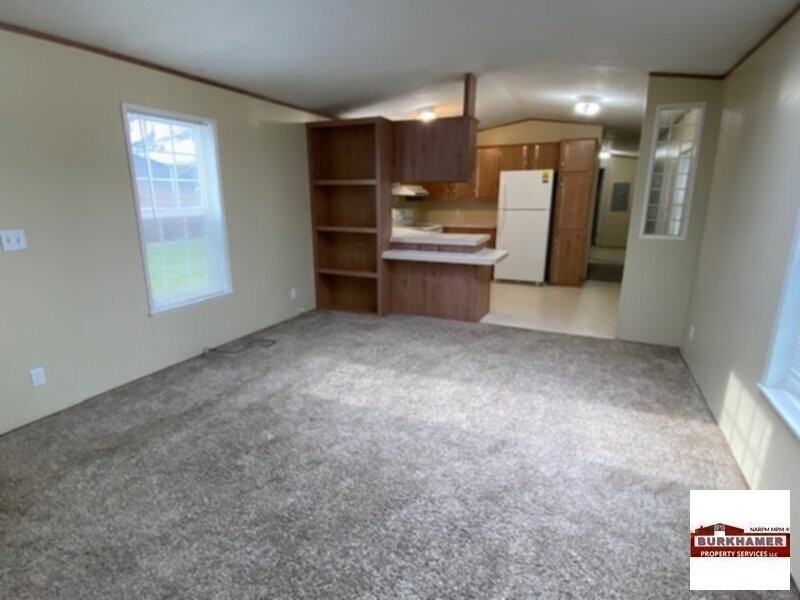 571 N Forrest St - Photo 2 of 21