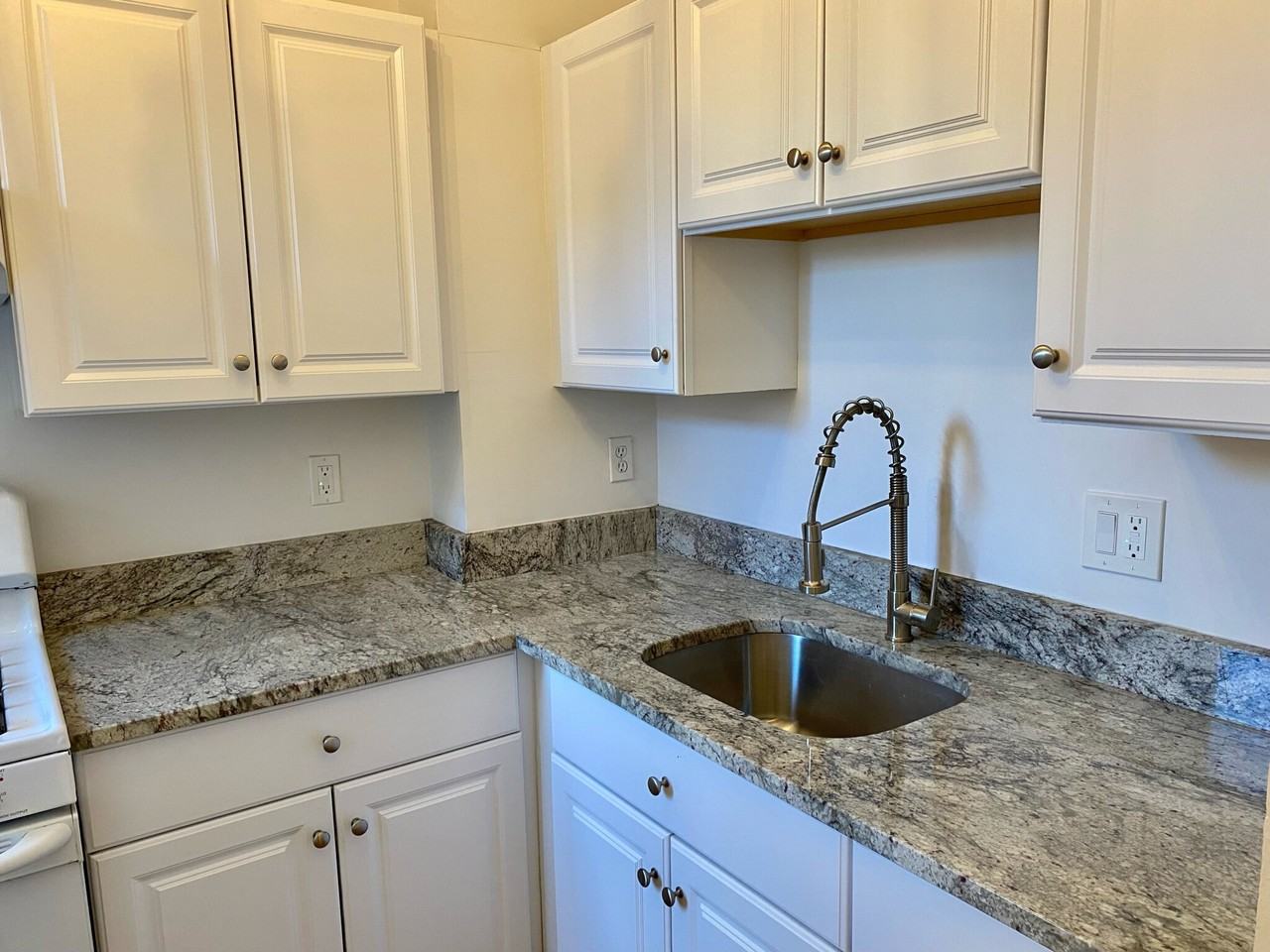 225 E Berkeley St #4A