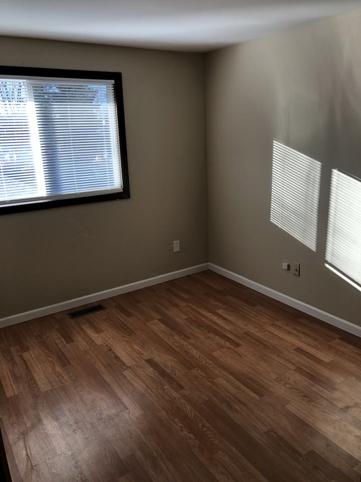 2446 17th Dr Se #NA - Photo 3 of 16