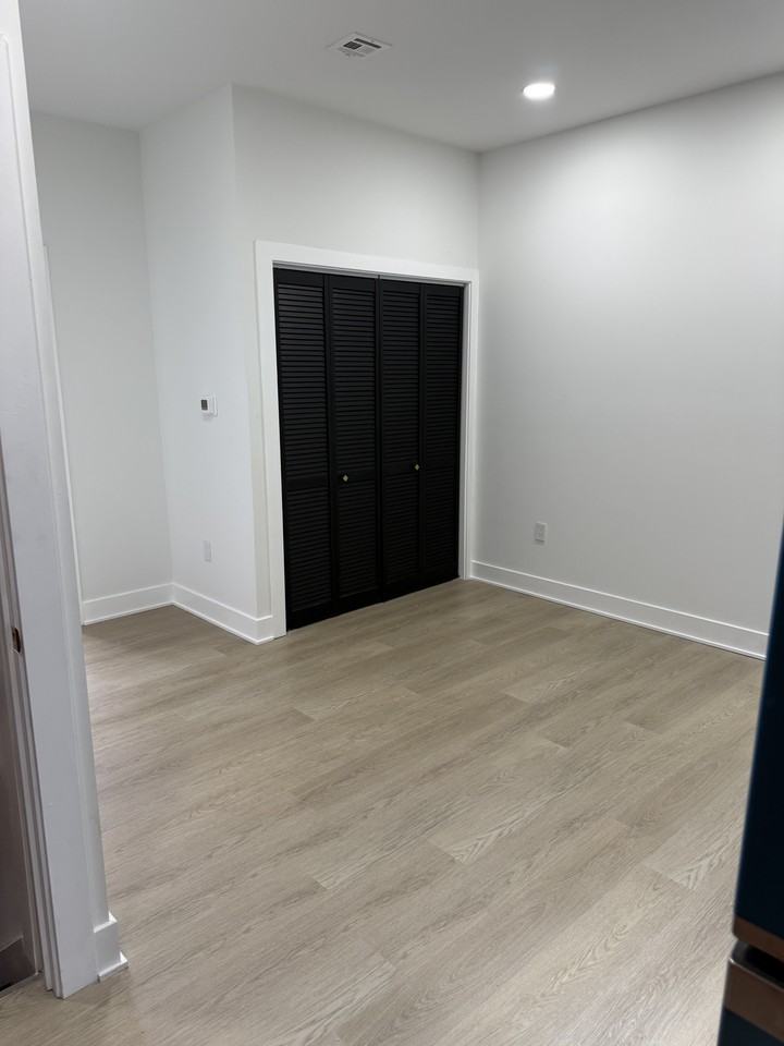 4516 N 16th St #B - Photo 5 of 23