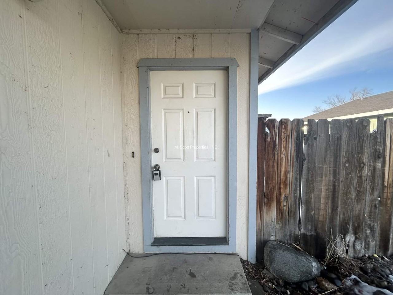 756 Wagon Dr #B - Photo 3 of 16