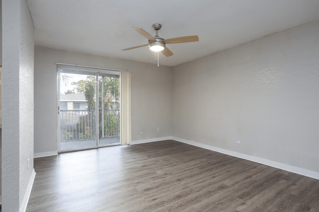 Rolling Hills Apartment Homes - Photo 5 of 31