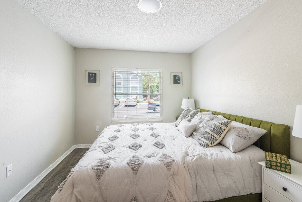 Rolling Hills Apartment Homes - Photo 7 of 31