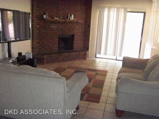 2621 Aquatic Ln - Photo 2 of 14