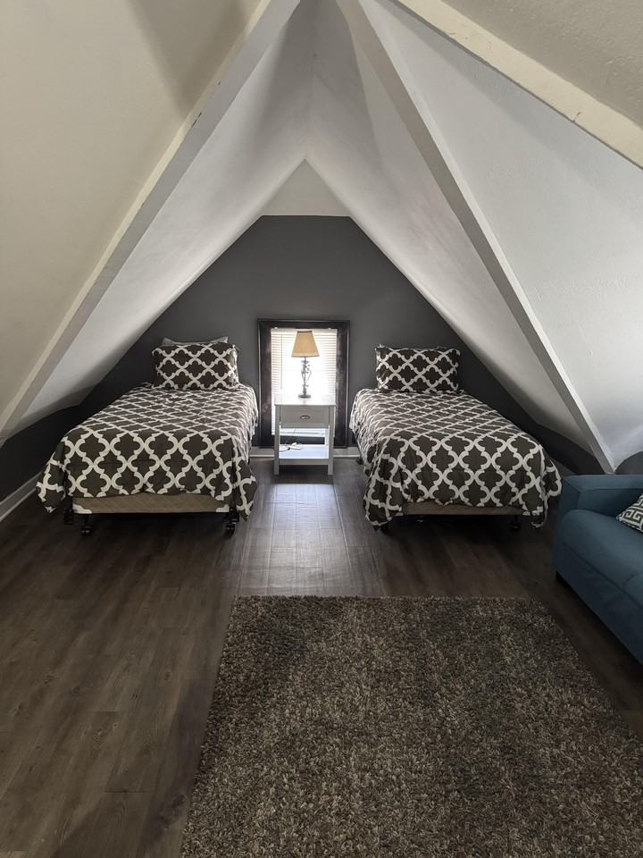 N Talbott St - Photo 6 of 7