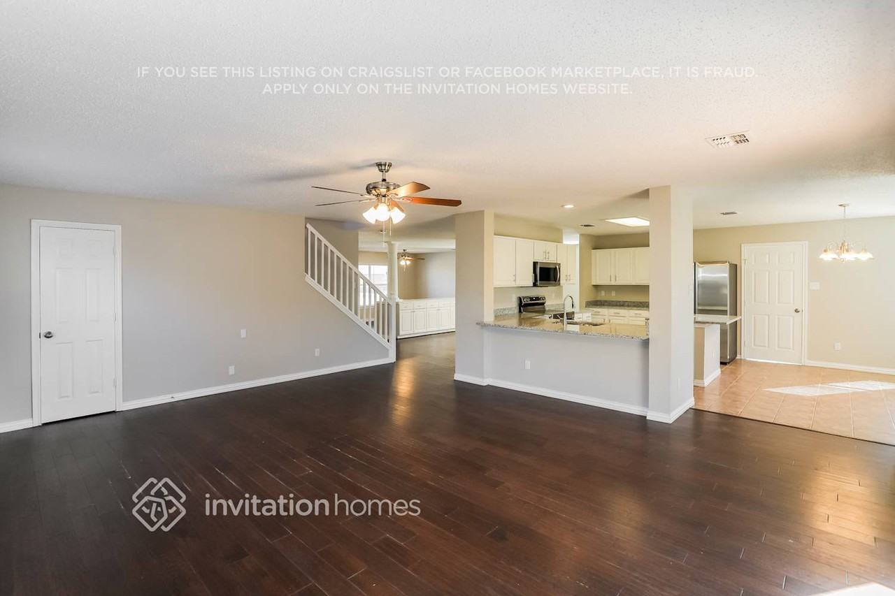 2805 Yukon Dr - Photo 3 of 15