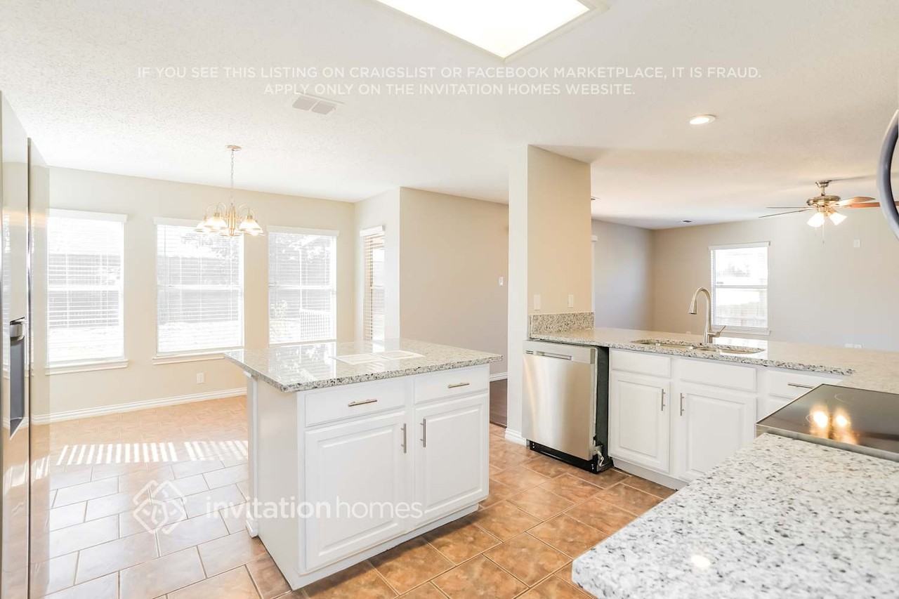 2805 Yukon Dr - Photo 5 of 15