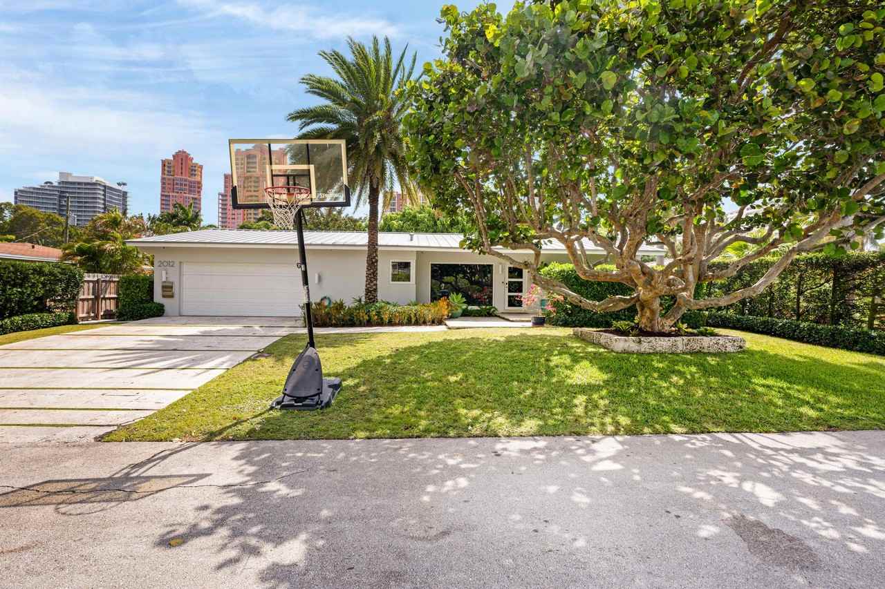 2012 Ne 31st Ave - Photo 2 of 43