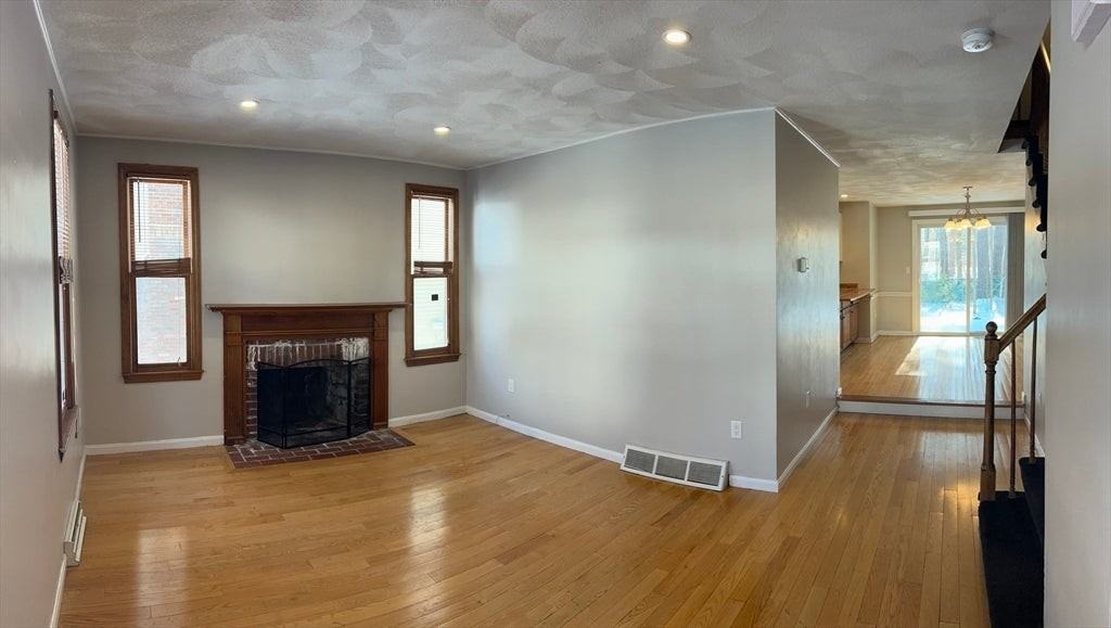 521 Wellman Ave - Photo 4 of 11