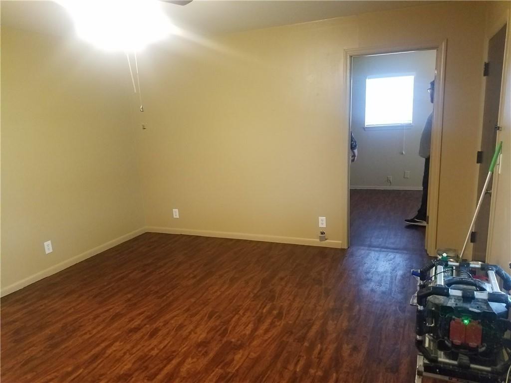 598 N 40th St - Photo 3 of 20