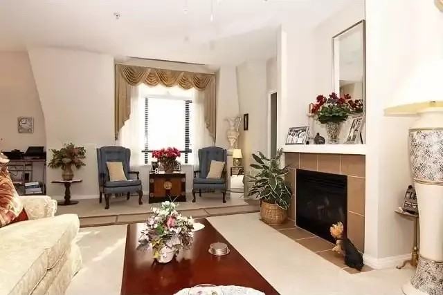 6306 202 St #416 - Photo 3 of 9