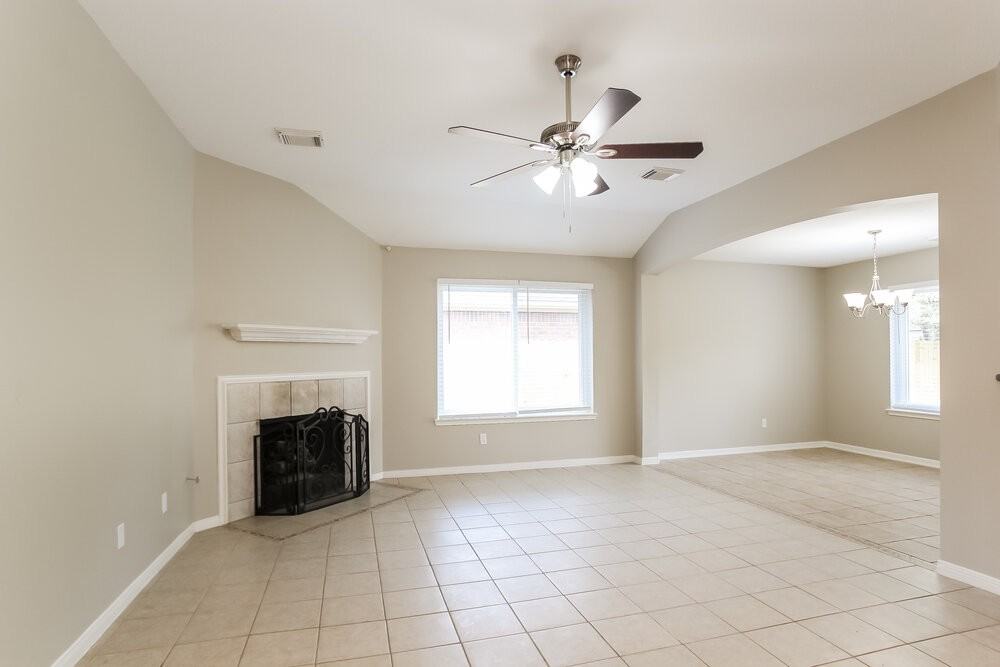 19114 Timber Way Dr - Photo 3 of 16