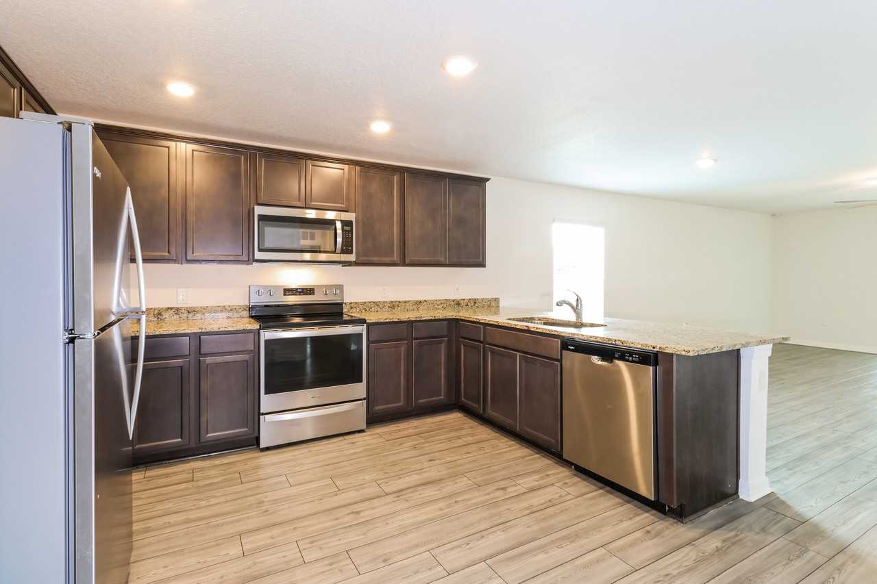 250 Catalonia Ave Nw - Photo 2 of 27