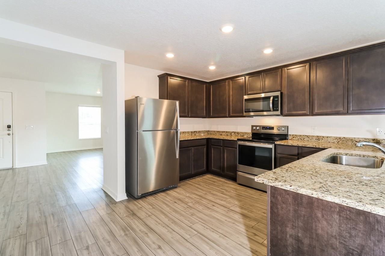 250 Catalonia Ave Nw - Photo 5 of 27