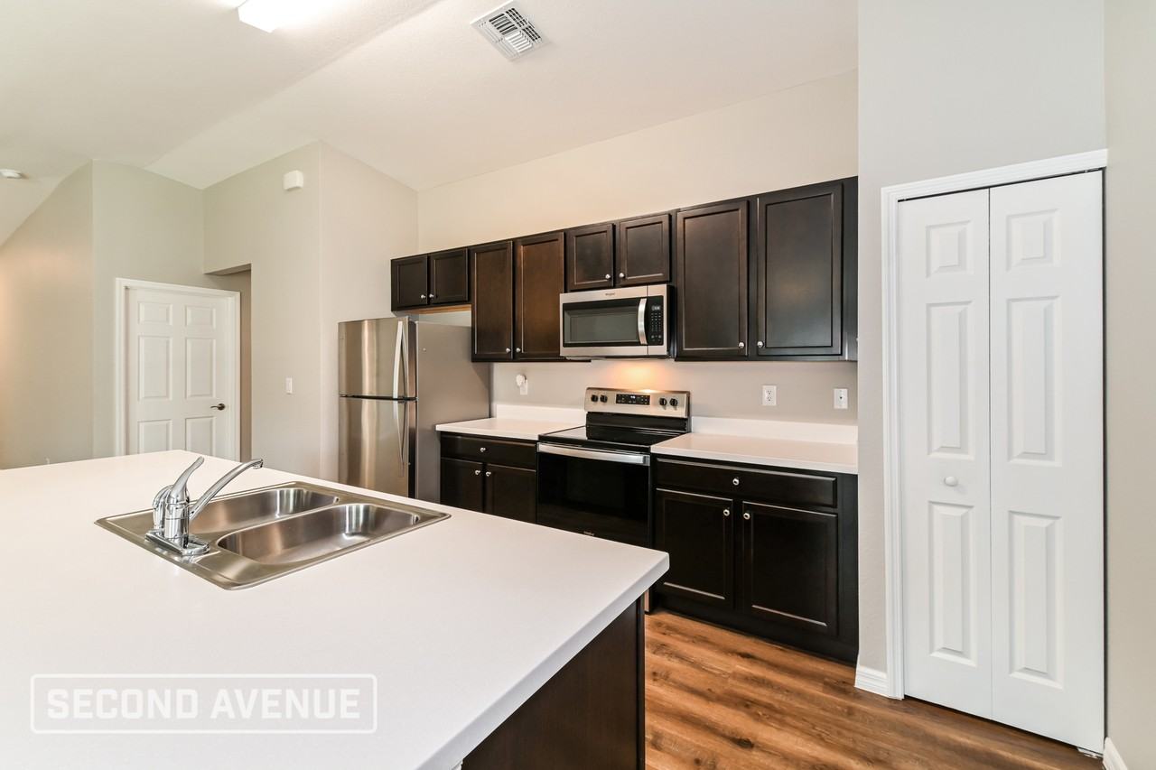 106 Baldur Dr - Photo 6 of 28