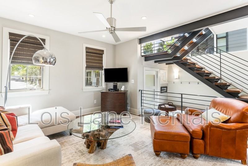 19 Brewster Ct - Photo 2 of 32