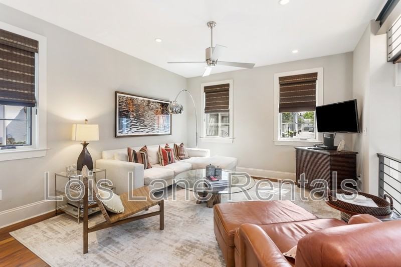 19 Brewster Ct - Photo 4 of 32