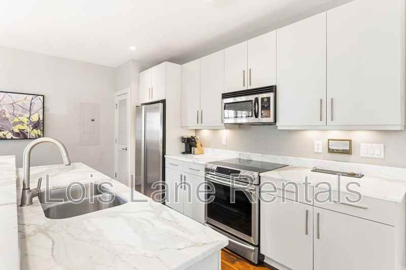 19 Brewster Ct - Photo 7 of 32