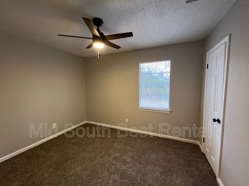 4276 Westmont Rd - Photo 4 of 8