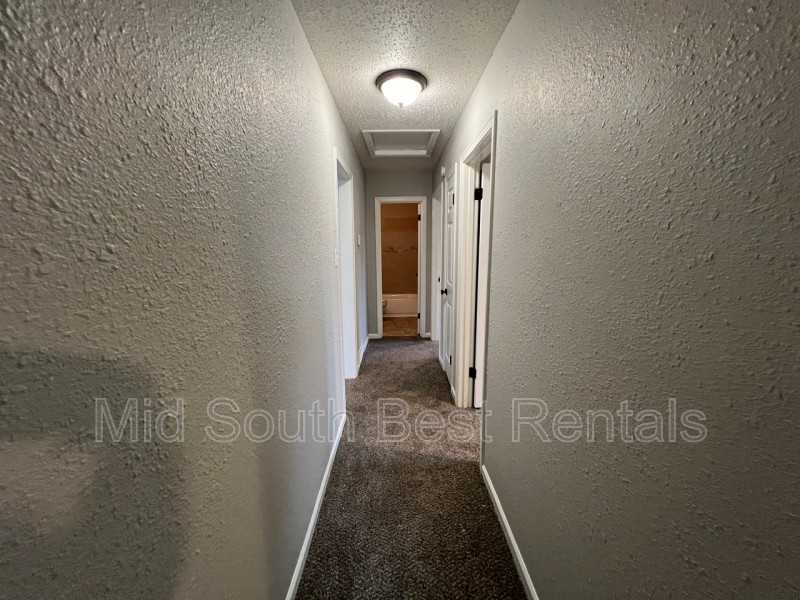 4276 Westmont Rd - Photo 7 of 8