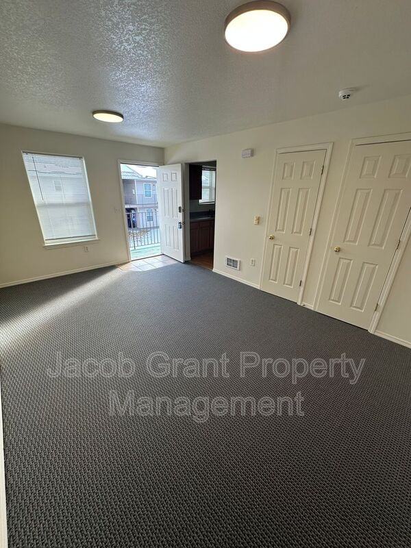 1378 Curlew Dr #256 - Photo 6 of 12