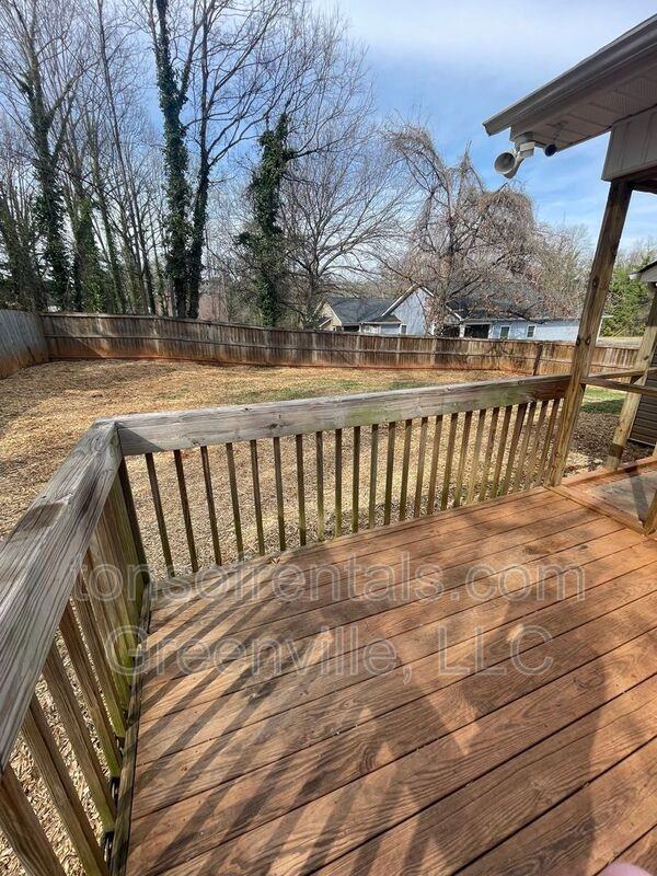 305 Scott St - Photo 2 of 23