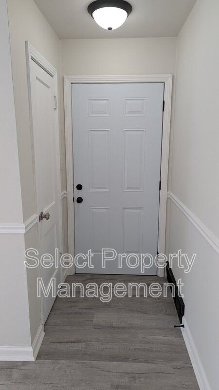 1404 Margaret Ave - Photo 3 of 31