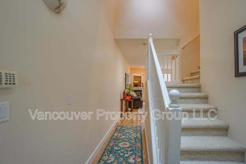 1810 Se 112th Pl - Photo 3 of 37