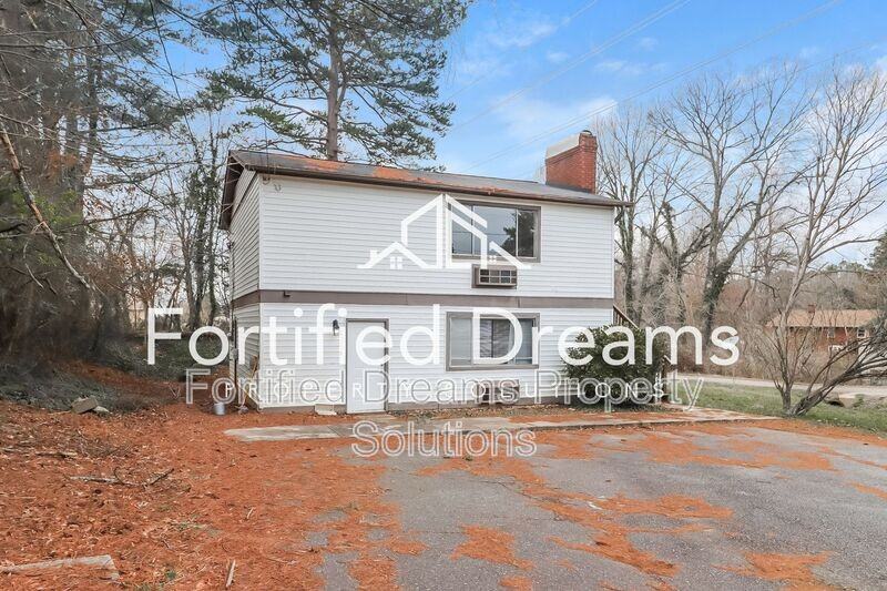 2325A - Photo 2 of 15