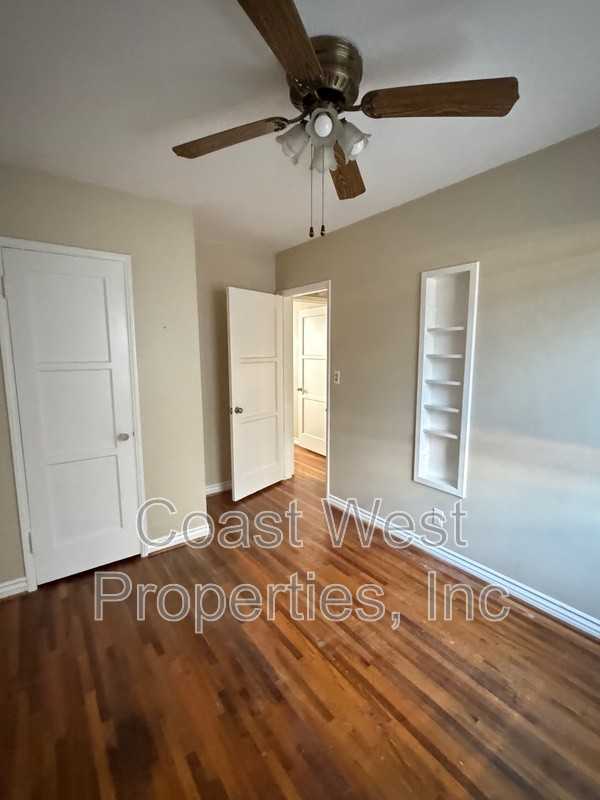 1047 Loring St - Photo 5 of 8