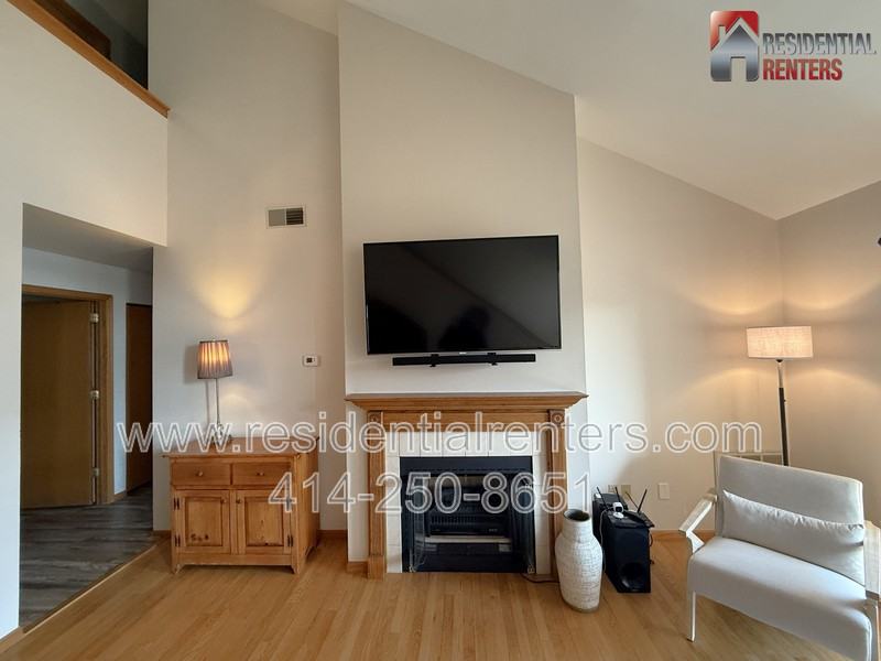 1938 Parknoll Ln - Photo 3 of 15