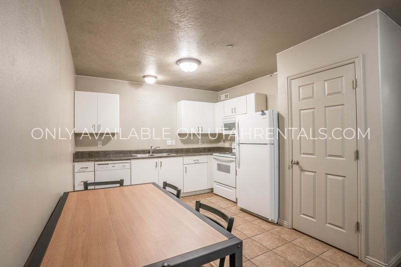 884 En #E1-1 - Photo 5 of 37